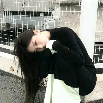 男孩超级白